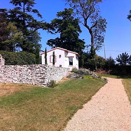 Domaine Du Chene Crucy Bed & Breakfast Lire