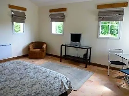 Domaine Du Chene Crucy Bed & Breakfast