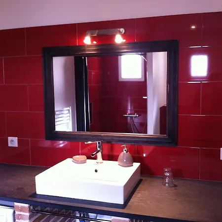 Domaine Du Chene Crucy Bed & Breakfast